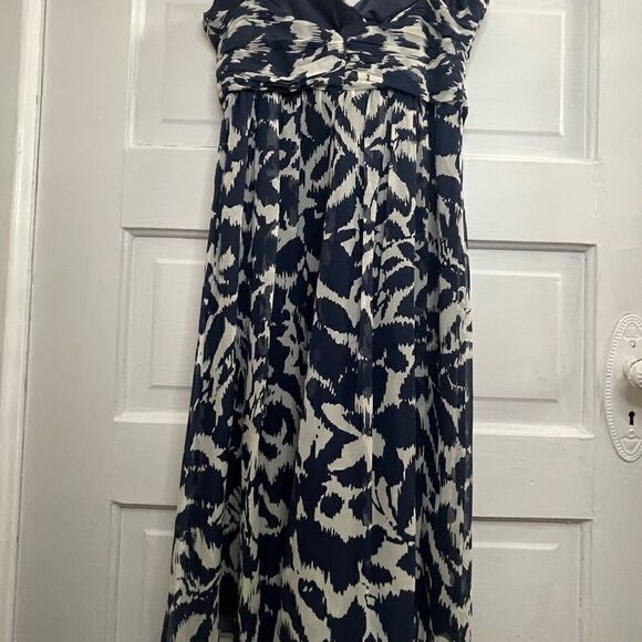 BCBGMaxAzria Silk Sleeveless Dress Size 8 - Picture 10 of 10